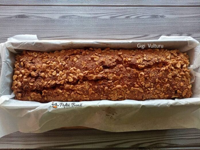 Chec din albusuri cu arahide, cocos si ciocolata Chec din albusuri cu arahide, cocos si ciocolata