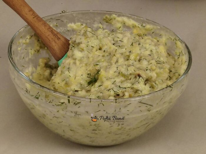 Salata de dovlecei copti cu usturoi si iaurt Salata de dovlecei copti cu usturoi si iaurt