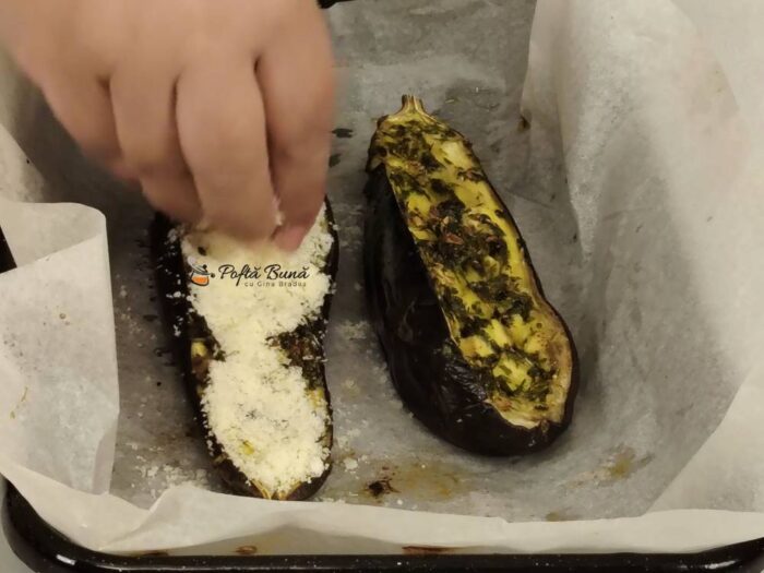 Vinete la cuptor cu parmezan Vinete la cuptor cu parmezan