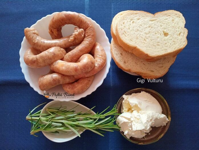 Bruschete cu carnati si crema de branza