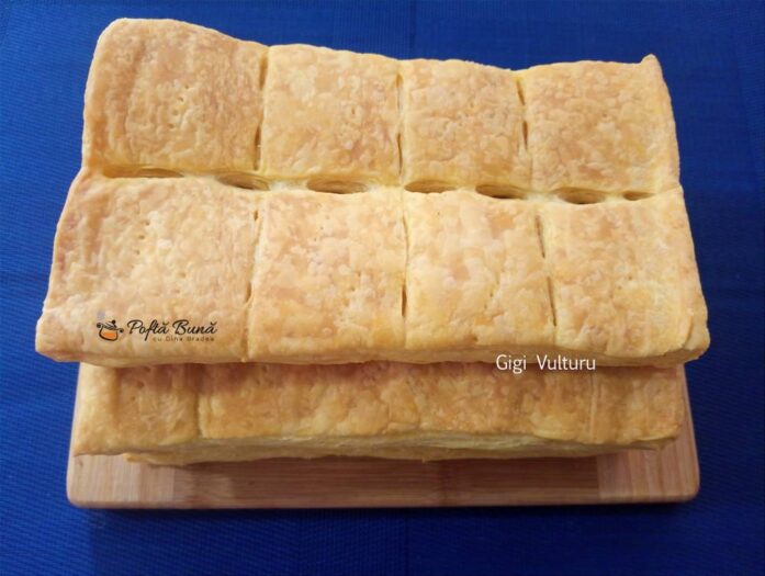 Foietaj cu crema de vanilie sau Mille feuille Foietaj cu crema de vanilie sau Mille feuille