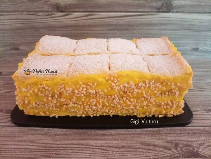 Foietaj cu crema de vanilie sau Mille feuille Foietaj cu crema de vanilie sau Mille feuille