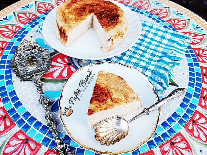 Cheesecake cu iaurt si banane, fara faina sau zahar