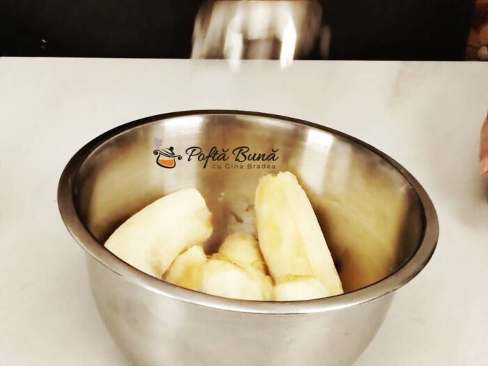 Cheesecake cu iaurt banane fara zahar si faina reteta dietetica gina bradea 6 700x525 - Cheesecake cu iaurt si banane, fara faina sau zahar