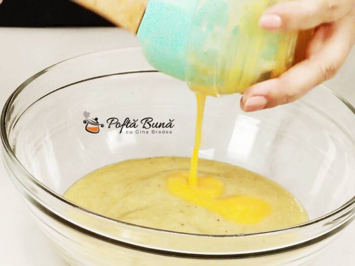 Cheesecake cu iaurt banane fara zahar si faina reteta dietetica gina bradea 7 700x525 - Cheesecake cu iaurt si banane, fara faina sau zahar