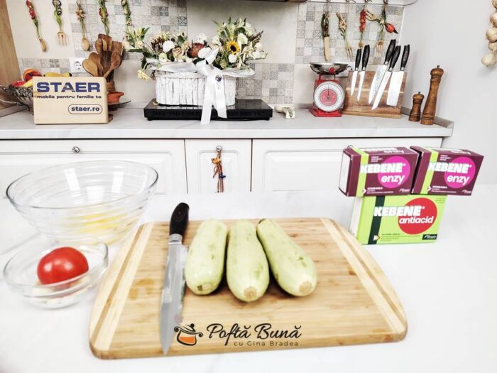 Dovlecei pane la cuptor cu mujdei reteta dietica Dovlecei pane la cuptor cu mujdei reteta dietetica gina bradea 2 700x525 - Dovlecei pane la cuptor cu mujdei reteta dietica