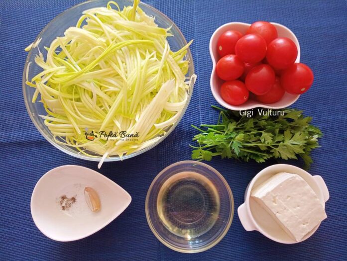 Dovlecei cu rosii cherry, branza si busuioc