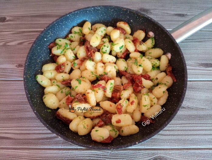 Gnocchi cu rosii uscate