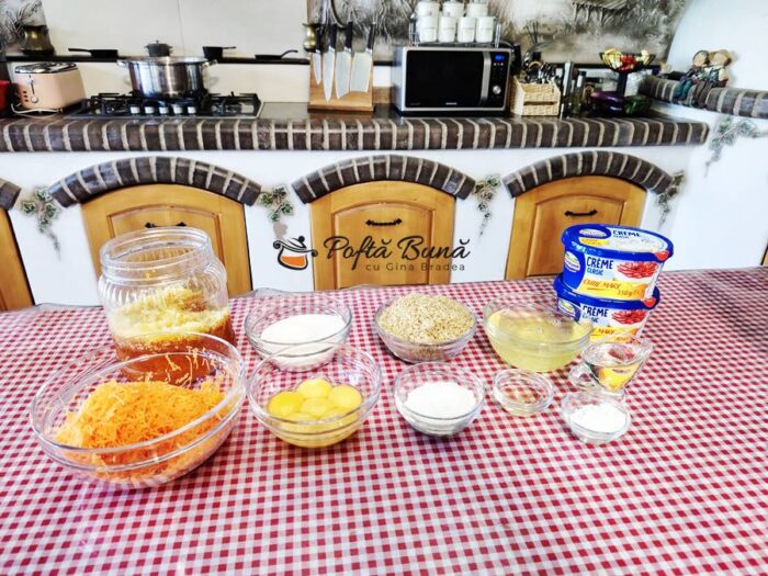 Carrot cake - tort cu morcovi si crema de branza Carrot cake tort de morcovi si crema de branza reteta gina bradea 2 700x525 - Carrot cake - tort cu morcovi si crema de branza