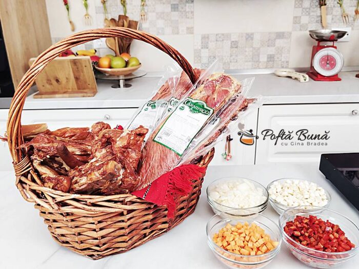 Ciorba din oase afumate scarita de porc reteta gina bradea 3 700x525 - Ciorba din oase afumate