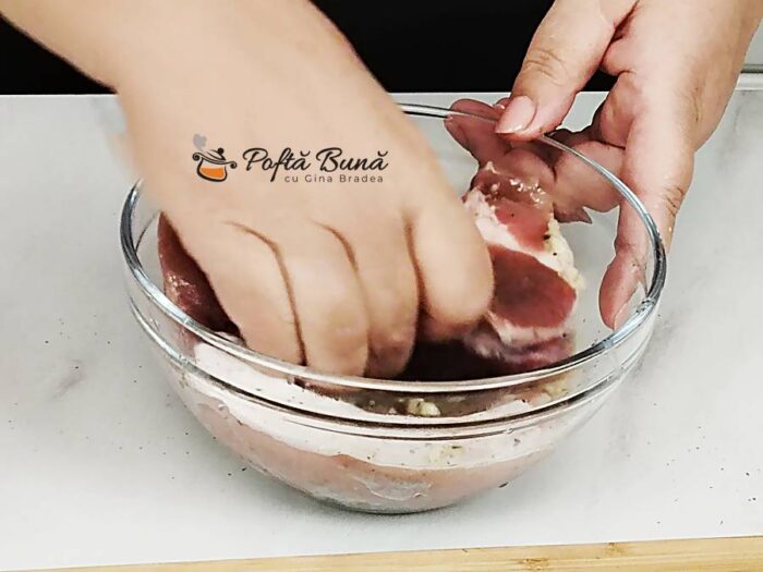 Marinada pentru carnea de porc 3 retete bait gina bradea 5 700x525 - Cum se marineaza carnea de porc - 3 retete de bait