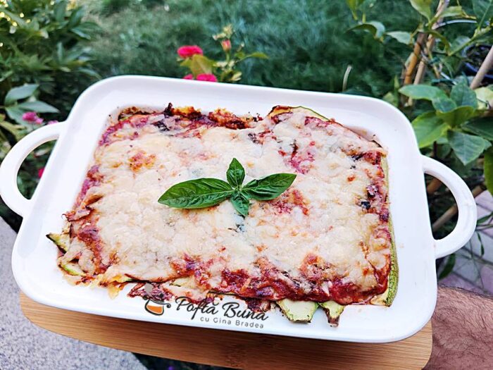 Dovlecei gratinati la cuptor Parmigiana di zucchin reteta de dovlecei la cuptor cu branza si rosii gina bradea 9 700x525 - Dovlecei gratinati la cuptor