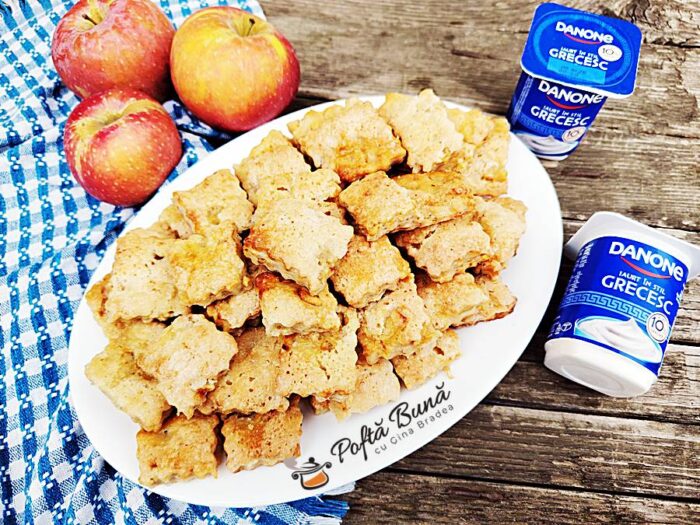 Fursecuri sau biscuiti cu iaurt, unt si mere Fursecuri sau biscuiti cu iaurt, unt si mere