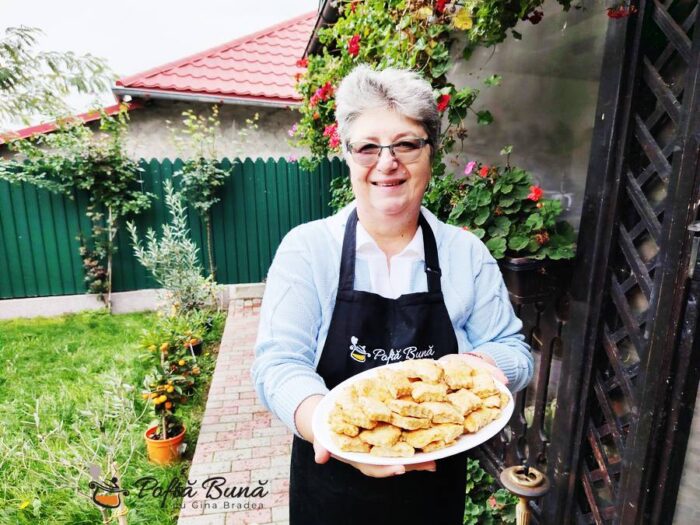 Fursecuri sau biscuiti cu iaurt, unt si mere Fursecuri sau biscuiti cu iaurt, unt si mere