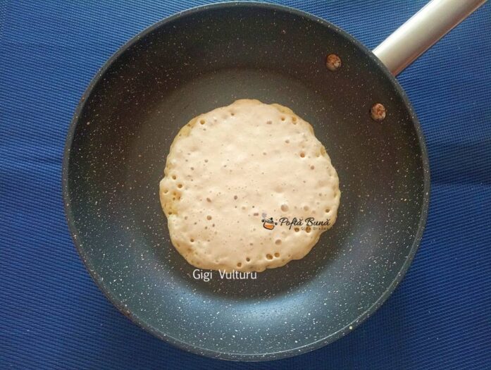 baghrir reteta clatite marocane 1 697x525 - Clatite baghrir reteta de clatite marocane