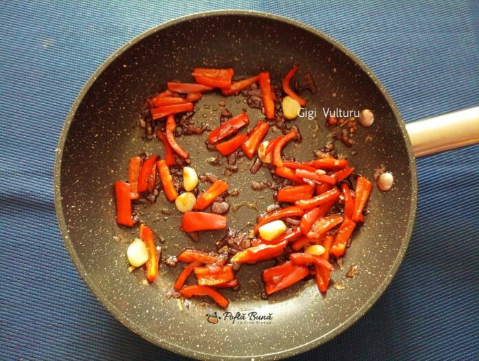 fasole verde prajita stil asiatic reteta 1 697x525 - Fasole verde prajita in stil asiatic