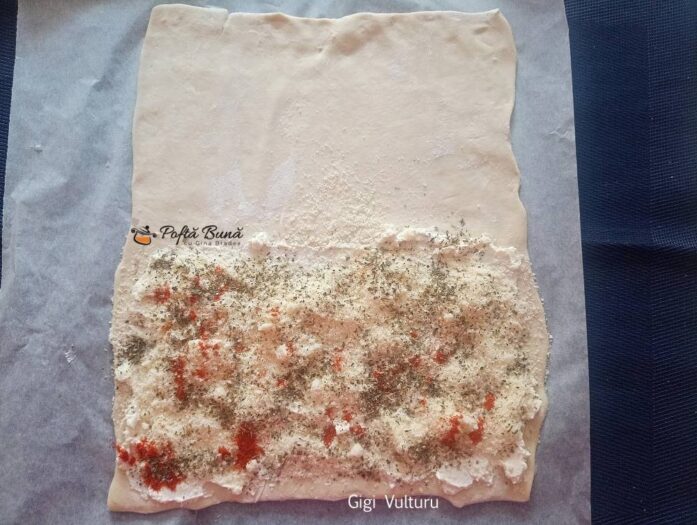 frigarui aluat pizza prosciutto reteta 3 697x525 - Frigarui din aluat de pizza si prosciutto