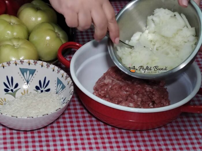 Gogosari si gogonele umplute cu carne tocata si orez gogosari gogonele umplute reteta gina bradea 1 700x525 - Gogosari si gogonele umplute cu carne tocata si orez