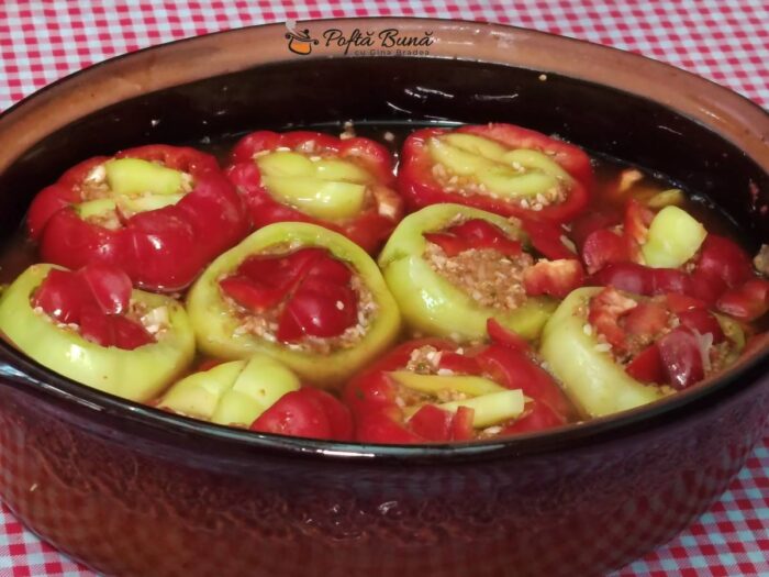 Gogosari si gogonele umplute cu carne tocata si orez gogosari gogonele umplute reteta gina bradea 2 700x525 - Gogosari si gogonele umplute cu carne tocata si orez