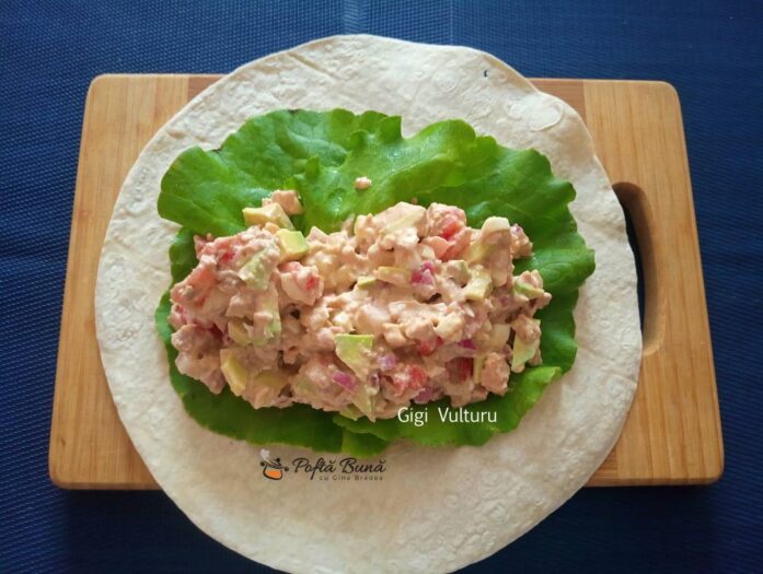 Lipie cu ton, avocado si salata