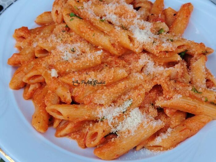 Paste cu rosii si branza la cuptor