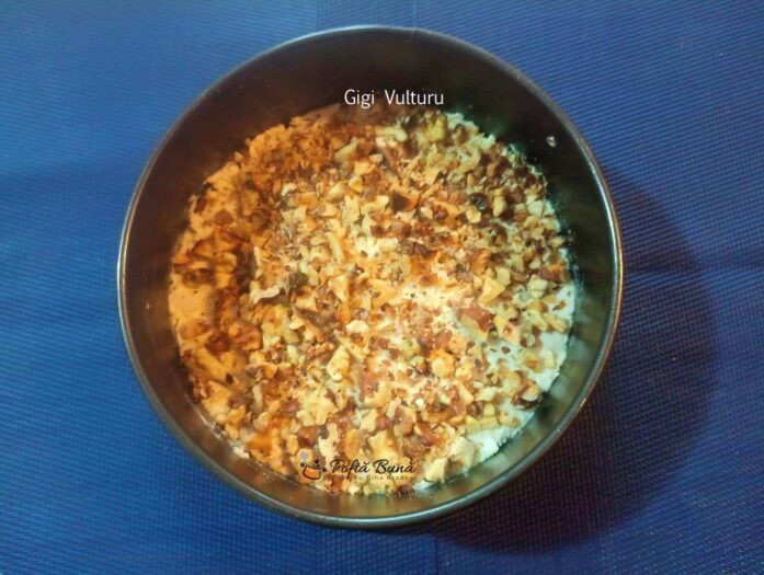 salata ananas piept pui reteta gina bradea 1 697x525 - Salata de ananas cu piept de pui