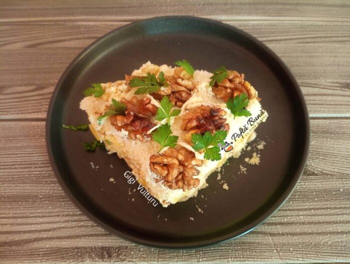 Salata de ananas cu piept de pui