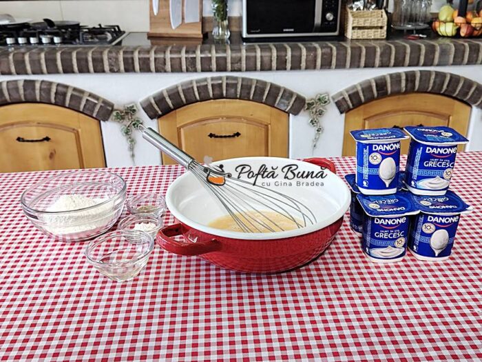 Clatite americane reteta cu iaurt pancakes pufoase gina bradea 2 700x525 - Clatite americane reteta cu iaurt