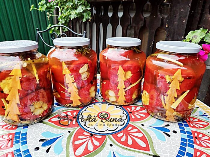 Gogosari in otet cu conopida, struguri, ciuperci, vinete Gogosari in otet cu conopida, struguri, ciuperci, vinete