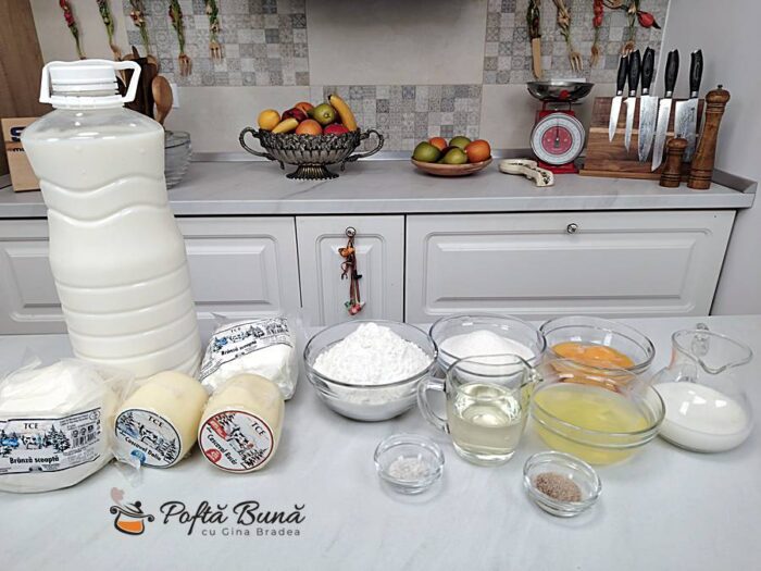 Prajitura cu branza de vaci reteta veche Prajitura cu branza de vaci reteta veche din caietul mamei gina bradea 2 700x525 - Prajitura cu branza de vaci reteta veche