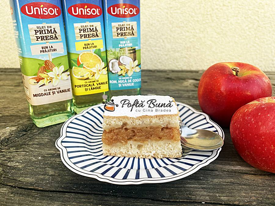 Prajitura turnata de post cu mere