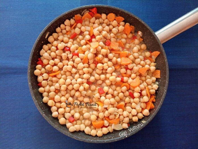 naut sos alb reteta 2 697x525 - Naut in sos alb