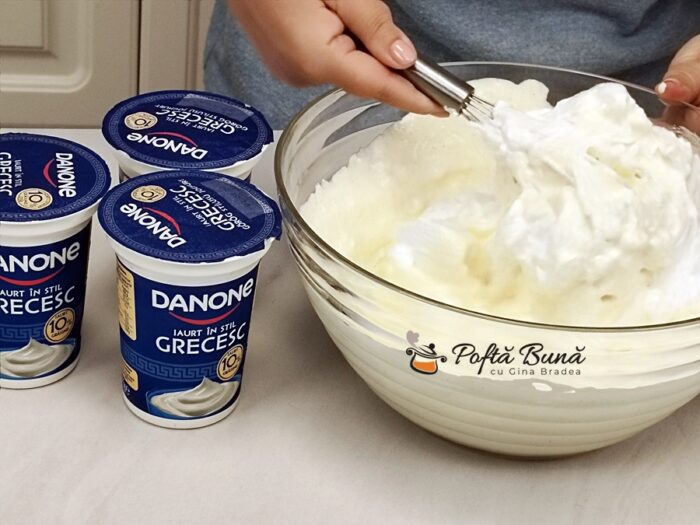 Chec cu iaurt si nuci cu 3-6 oua Chec cu iaurt si nuci cu 3-6 oua