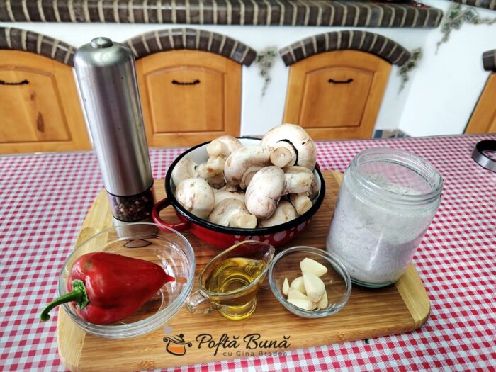 Ciuperci la tigaie cu usturoi