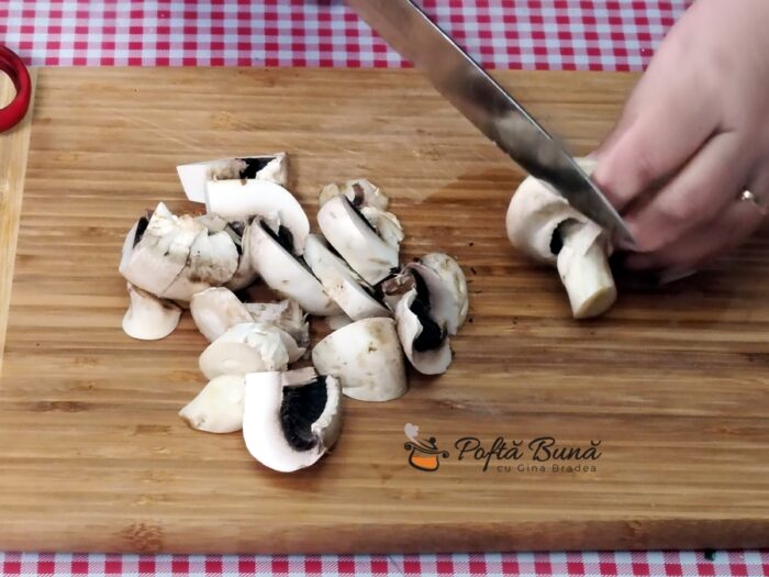 Ciuperci la tigaie cu usturoi