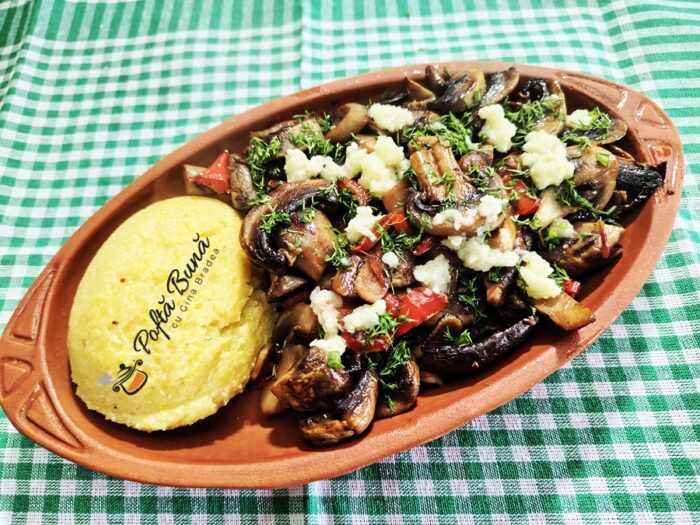 Ciuperci la tigaie cu usturoi