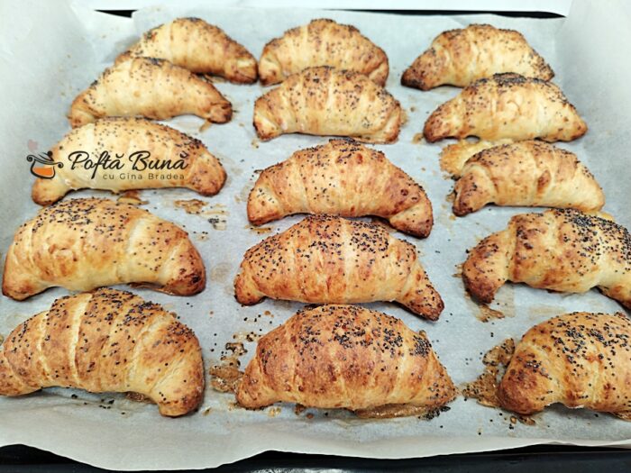 Cornuri cu cascaval si branza Cornuri cu cascaval si branza