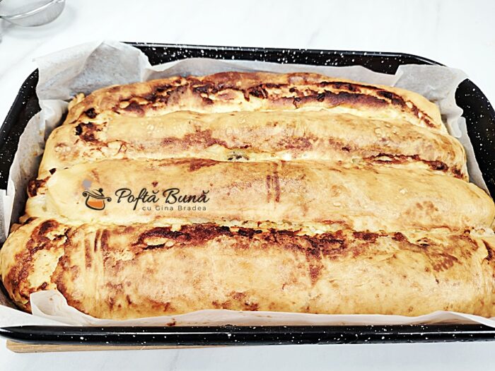 Placinta cu branza dulce si stafide, cu foi de casa