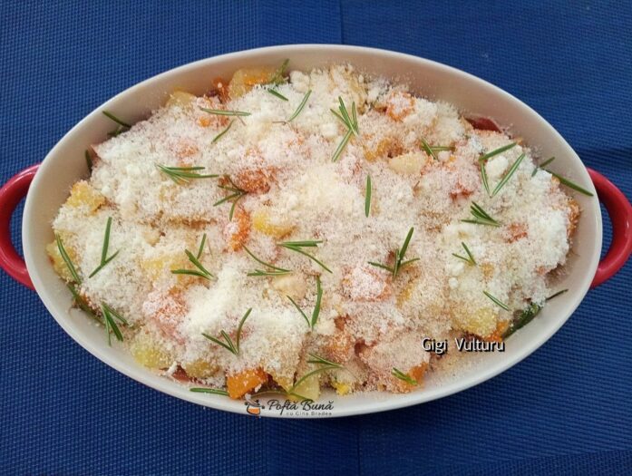 cartofi si dovleac la cuptor prosciutto cascaval reteta 3 697x525 - Cartofi si dovleac la cuptor cu prosciutto si cascaval