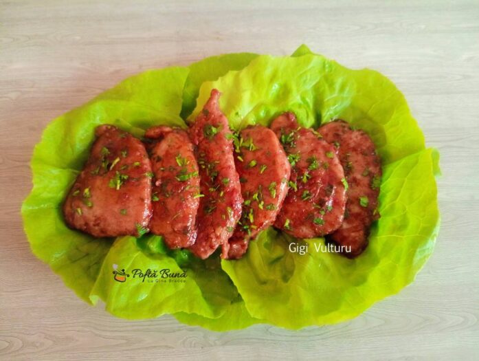 Cotlet de porc cu unt, vin si patrunjel