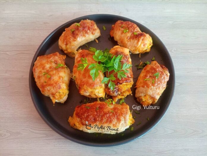 Rulouri din piept de pui cu morcov si mozzarella