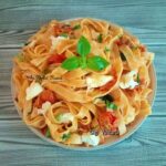 Tagliatelle cu rosii cherry, busuioc si mozzarella