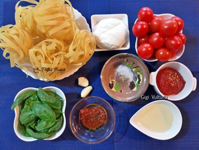 Tagliatelle cu rosii cherry, busuioc si mozzarella