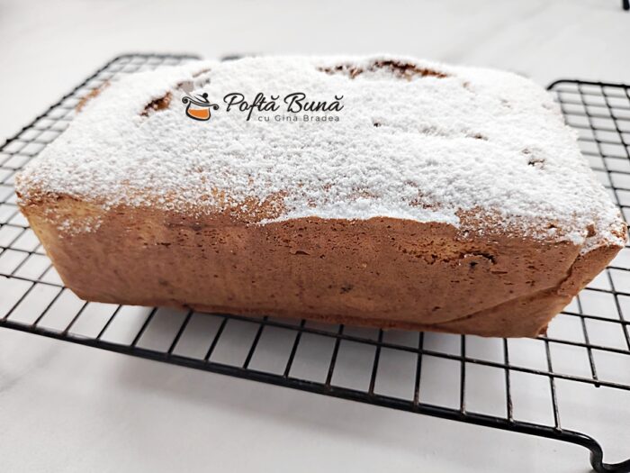 Chec din albusuri cu stafide si rahat, simplu si pufos