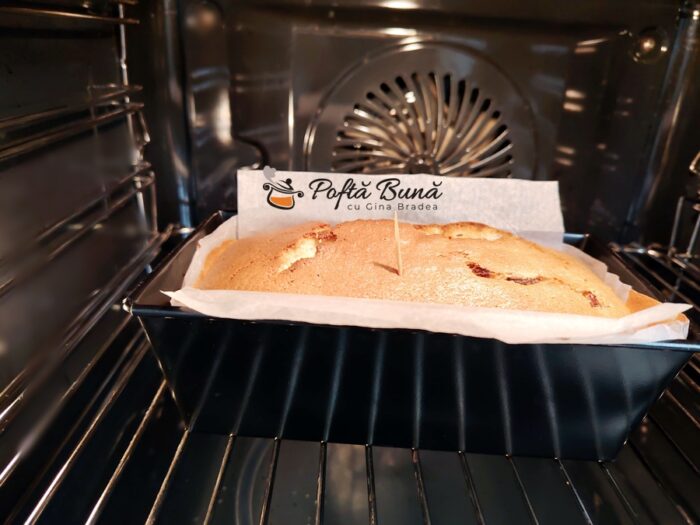 Chec din albusuri cu stafide si rahat, simplu si pufos