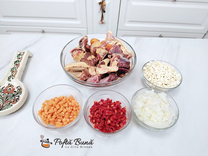 Ciorba de potroace cu smantana reteta moldoveneasca gina bradea 2 700x525 - Ciorba de potroace reteta moldoveneasca traditionala