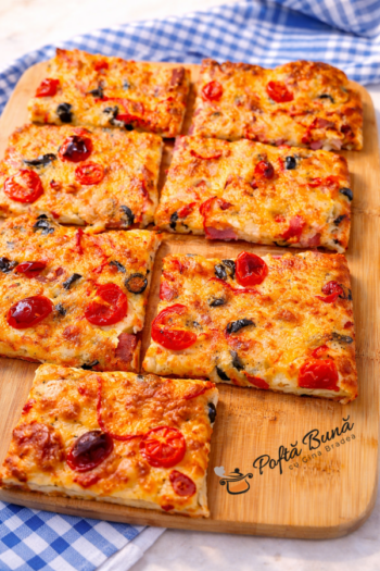 Pizza turnata la tava Pizza turnata la tava