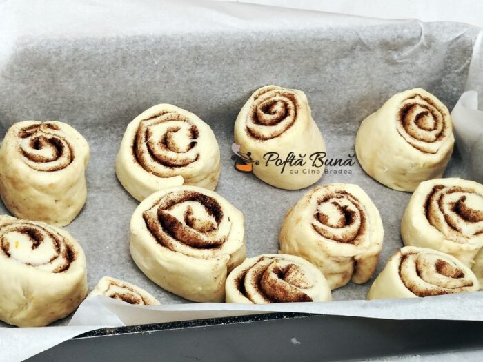 Rulouri cu scortisoara si crema de branza - cinnamon rolls