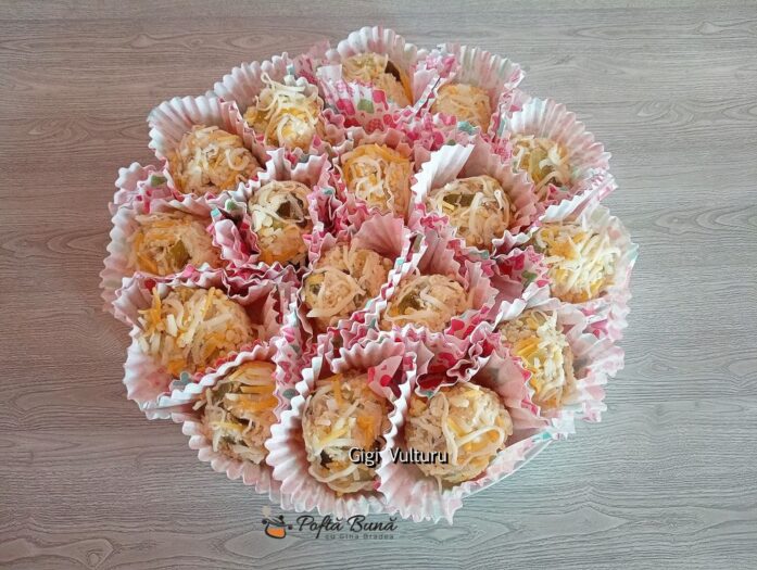 Bilute din piept de pui, ciuperci si mozzarella