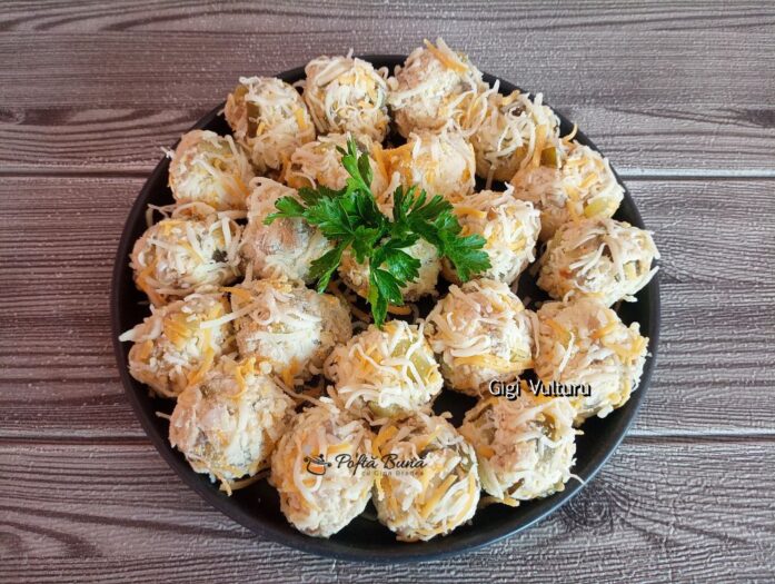 Bilute din piept de pui, ciuperci si mozzarella